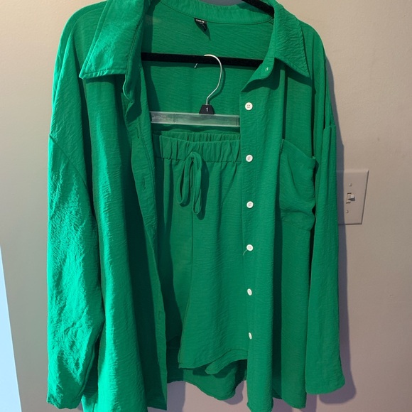 Offer will be accepted! Cutest Matching Set 💚 - Picture 6 of 7